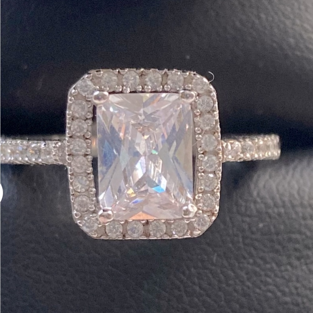 Sterling Silver 925  FZN Cubic Zirconia Ring / Wedding/ Engagement Size 7